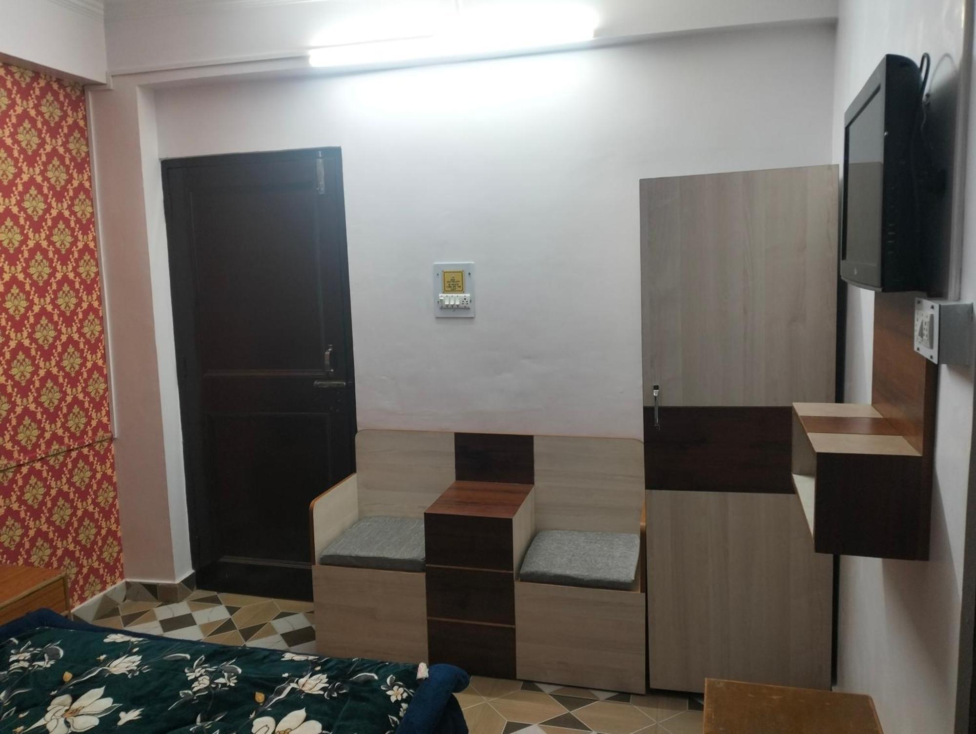 Aman Inn Νταραμσάλα Δωμάτιο φωτογραφία