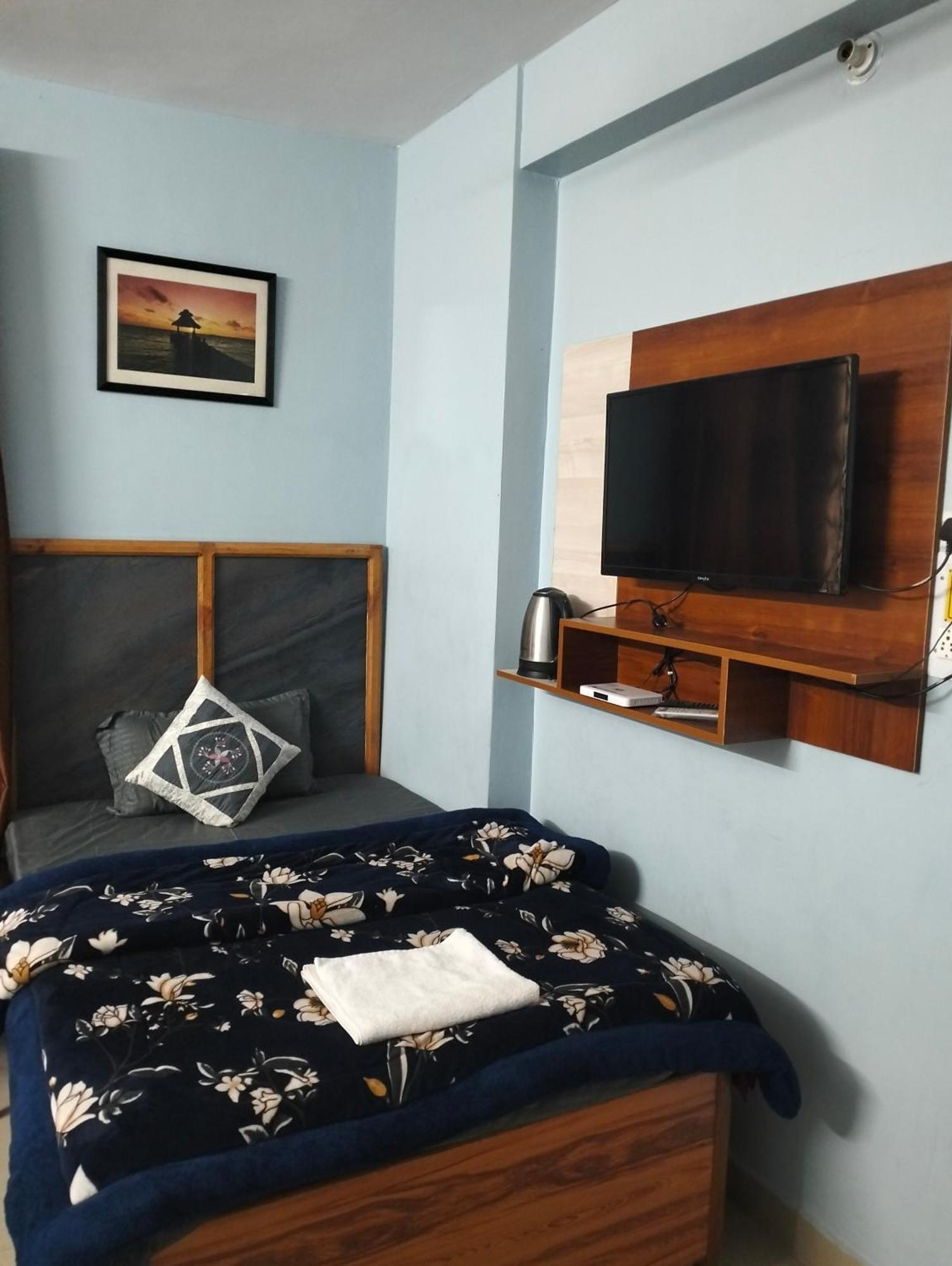 Aman Inn Νταραμσάλα Δωμάτιο φωτογραφία